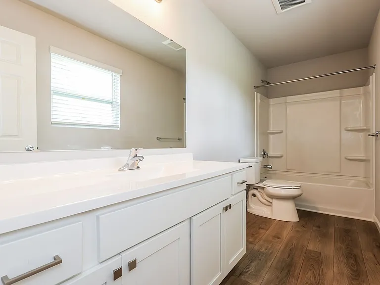 115 E Mason St — Photo 14