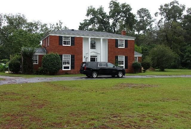 2nd image of 282 E Brazell St