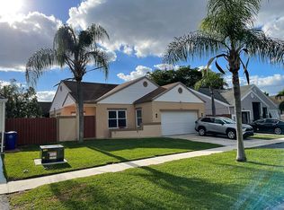 1120 SW 85th Ave, Pembroke Pines, FL 33025