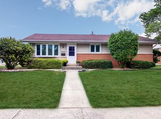 9101 Homestead Ln, Bridgeview, IL 60455