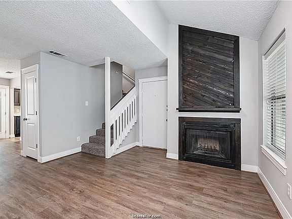 3rd image of 2320 Jaguar Dr APT 401