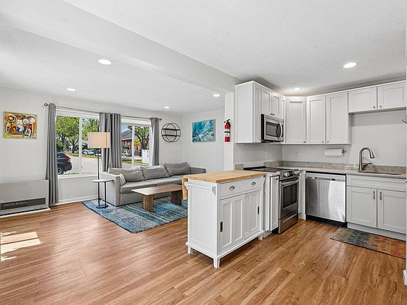 4th image of 18 Ocean Street #82