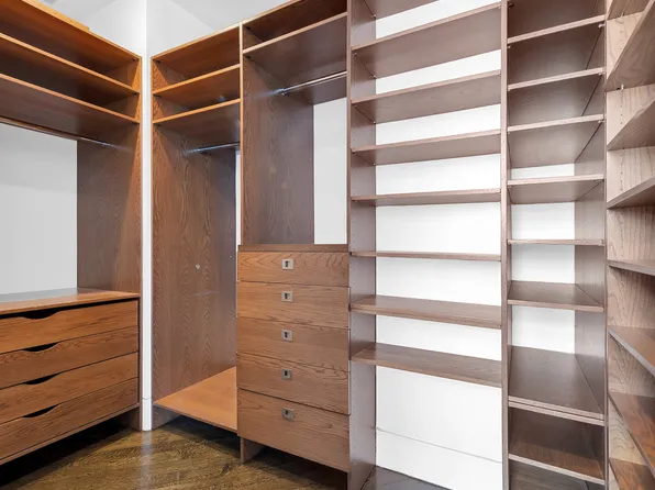 556 Third Avenue image 14 of 24