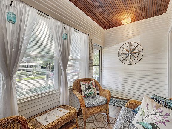 5th image of 4444 N Newland Ave