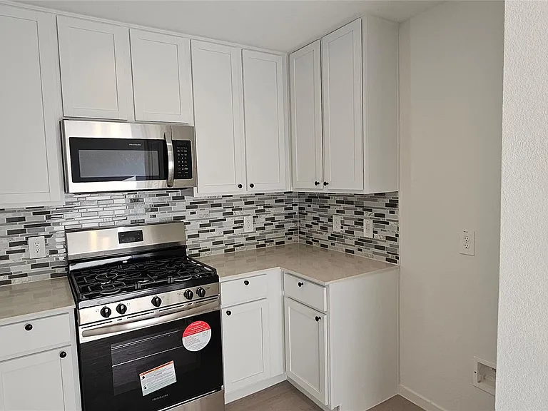 722 Falling Cave Dr — Photo 11
