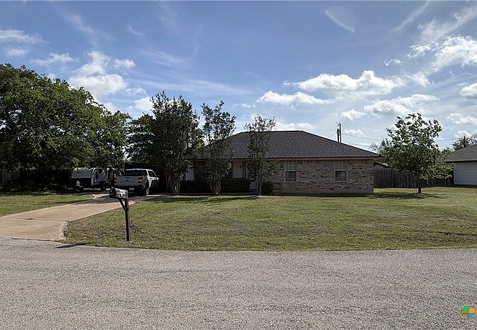 1st image of 665 Fallen Oak Dr