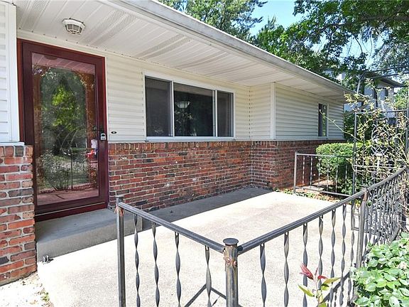 2nd image of 8624 Old Dominion Ct