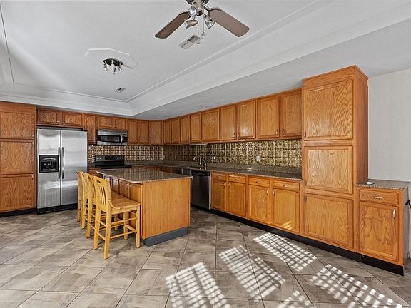 4th image of 435 Edgewood Dr