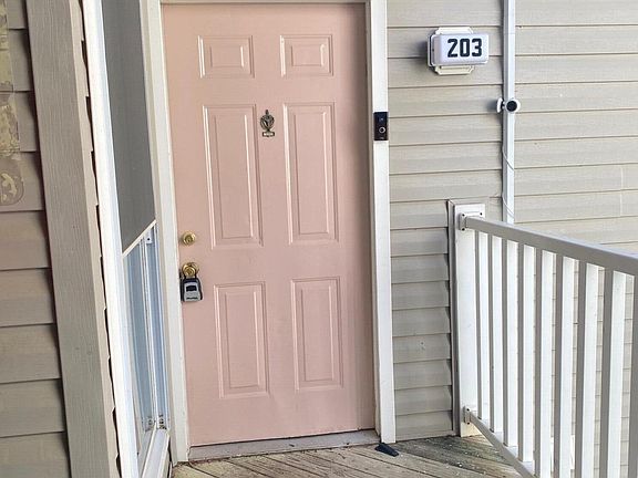 3rd image of 1220 University Ct APT 203