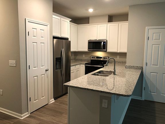 3rd image of 180 Silver Fern Dr