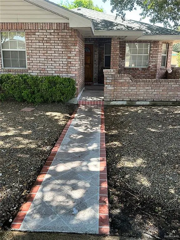 3 bed, 2.0 bath, 1995 sqft, $1,500 — Photo 3
