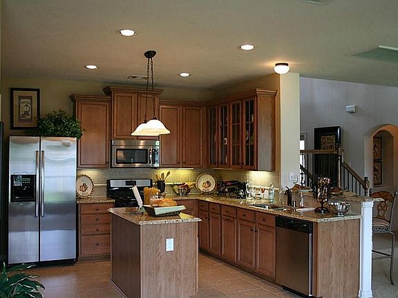 4th image of 9807 Oak Landing Dr