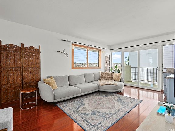 3rd image of 2609 Ala Wai Blvd APT 1001