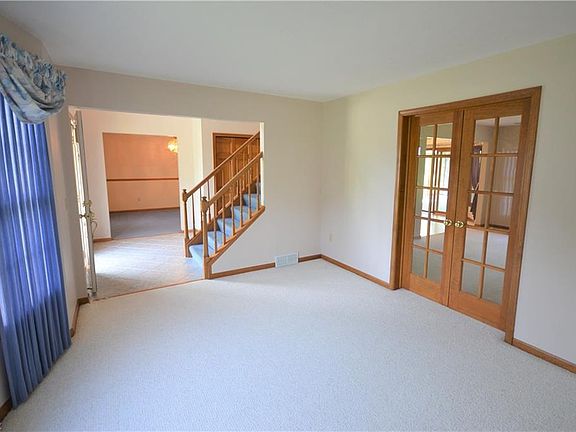 5th image of 310 Charles Ave