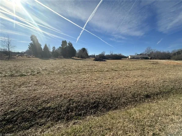 4026 Mecum Rd, Walkertown, NC 27051