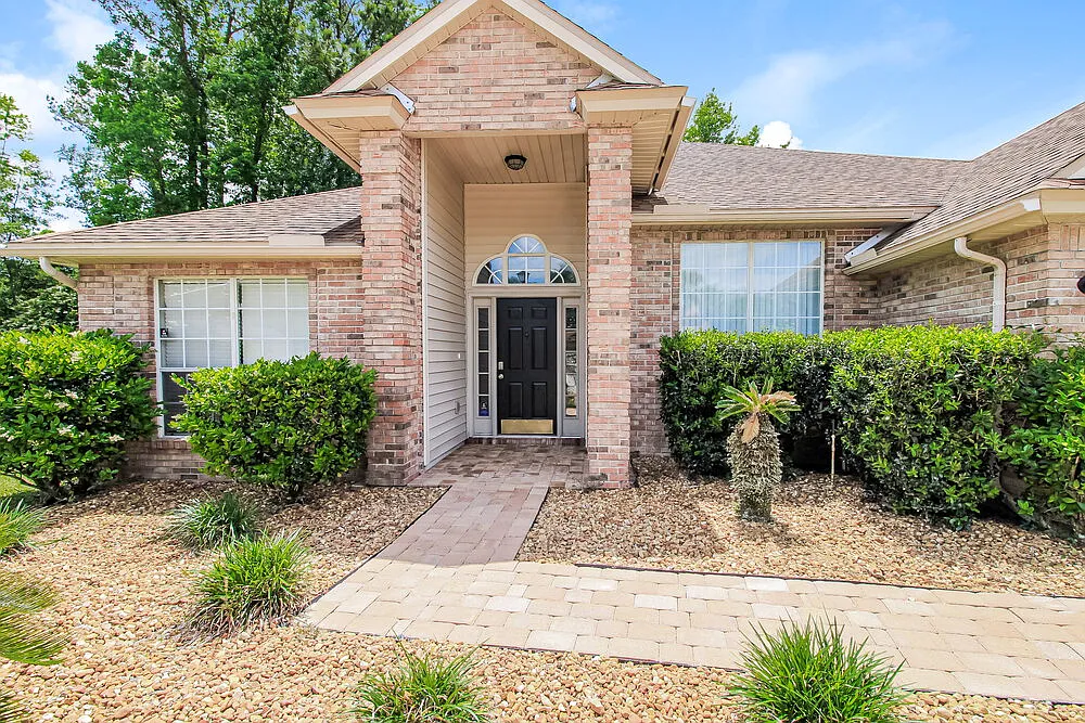 4 bed, 2.0 bath, 2154 sqft, $4,020 — Photo 3
