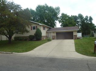 314 18th Ave NE, Jamestown, ND 58401