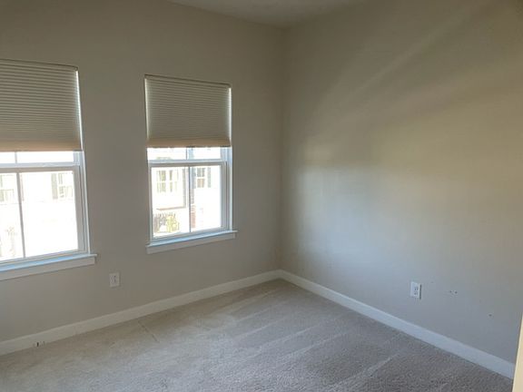 3rd image of 12 Clausen Ct