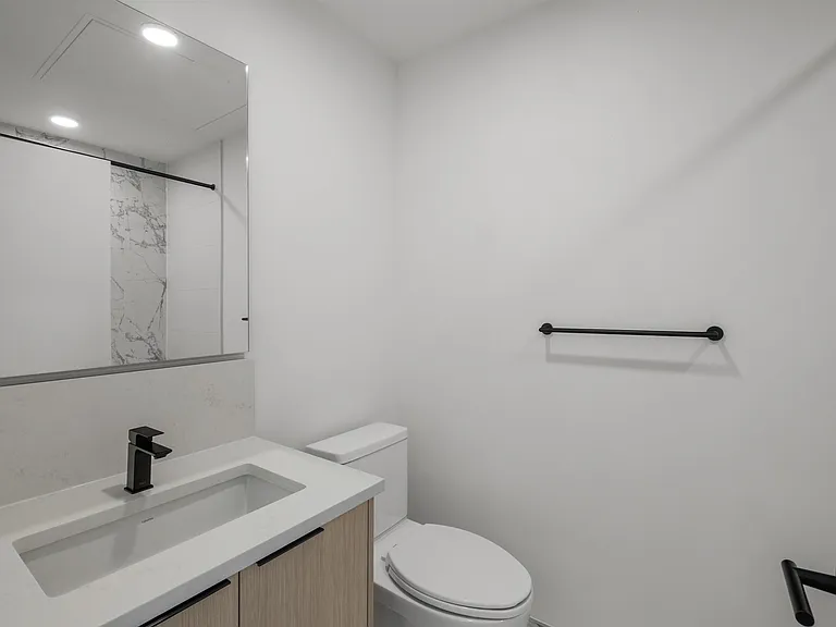 422 E 3rd St #553 — Photo 11