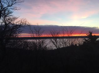 3225 Oak Shores Cir, Manhattan, KS 66503