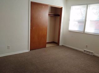 1727 9th Ave APT 2, Moline, IL 61265