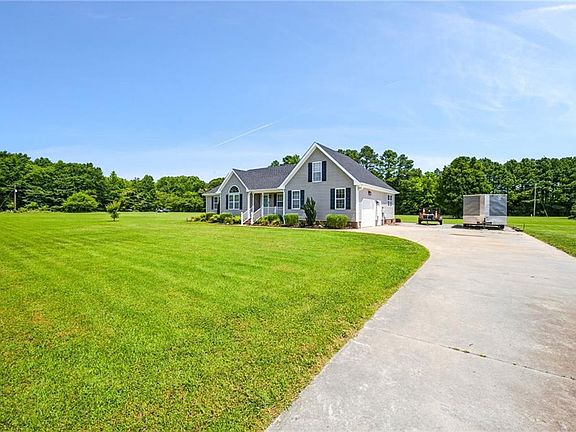 3rd image of 102 Country Meadows Dr