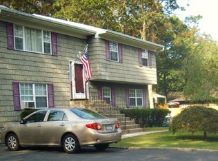 435 Michigan St, Ronkonkoma, NY 11779