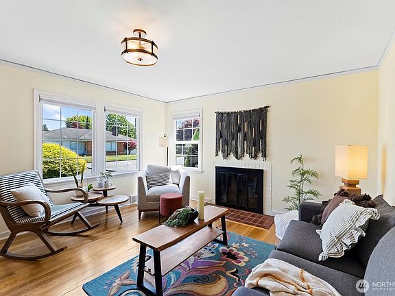 5th image of 2709 Lynn Street
