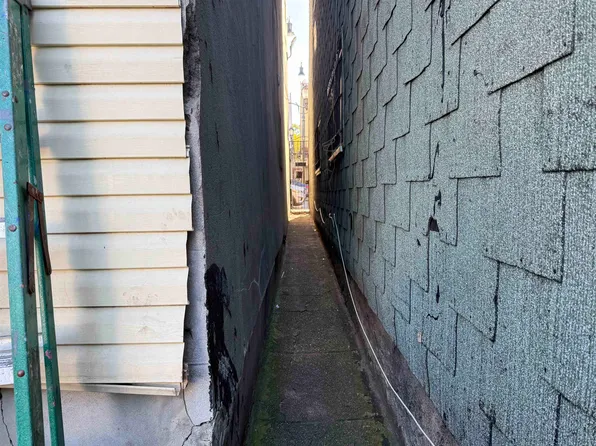 1309 Summit Avenue image 15 of 31