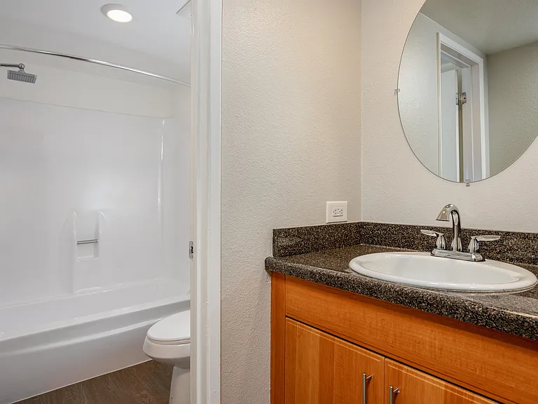 Windward Village Apartments — Photo 45