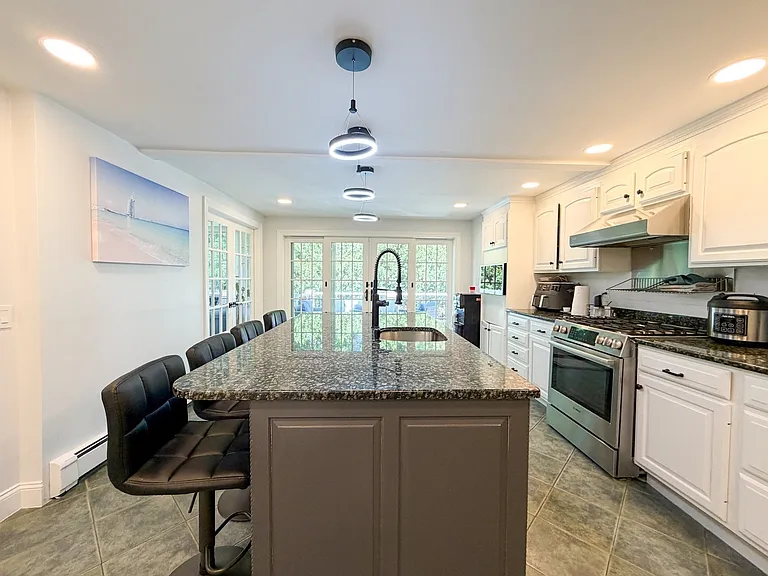3 Sprague Rd — Photo 2