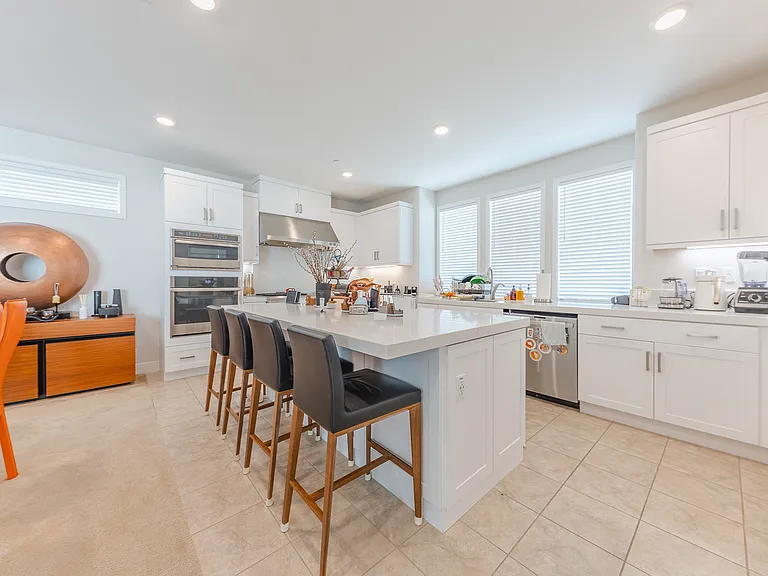 387 Sawbuck — Photo 15