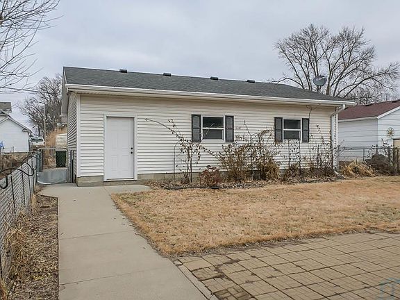 4th image of 3209 6th Ave