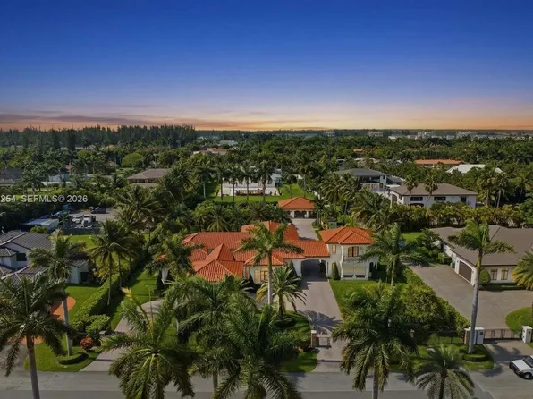 10181 NW 131st St, Hialeah Gardens, FL 33018