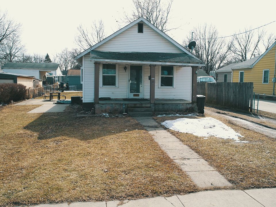 1st image of 2907 Walker St