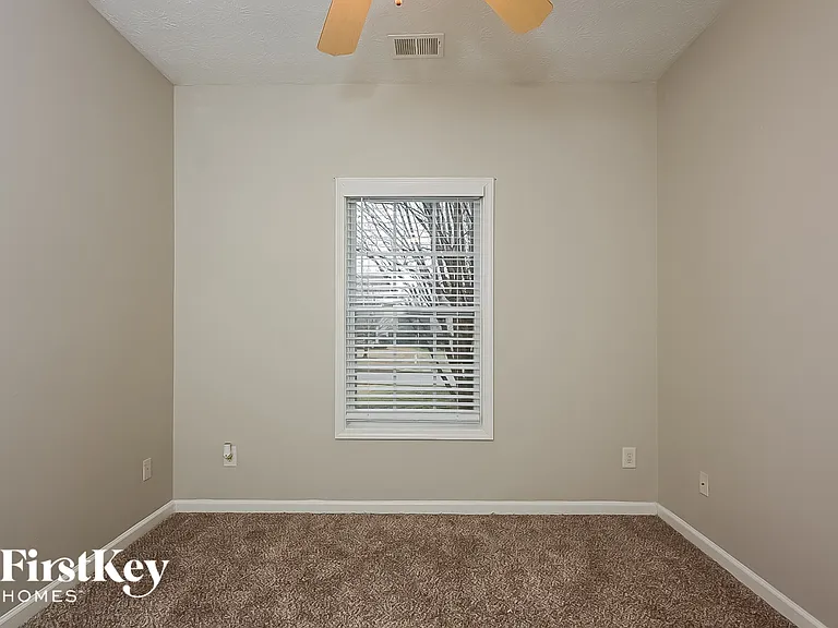9123 Alden Dr — Photo 11