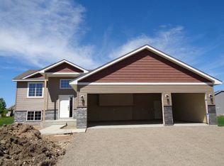 412 66th St SW, Waverly, MN 55390