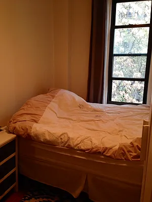 Rented by Manhattan Property Group | media 47