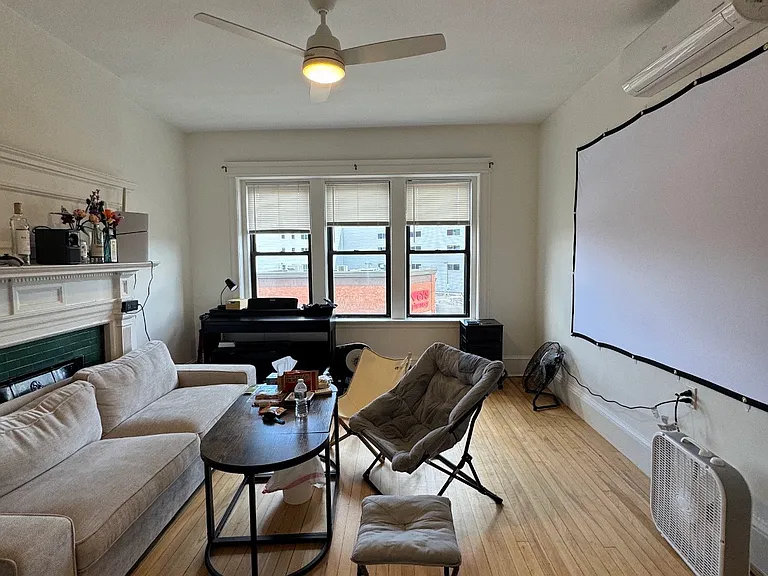 215 Harvard Ave #9 — Photo 3