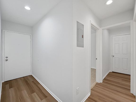 5th image of 2230 Kemper Ln Unit 3