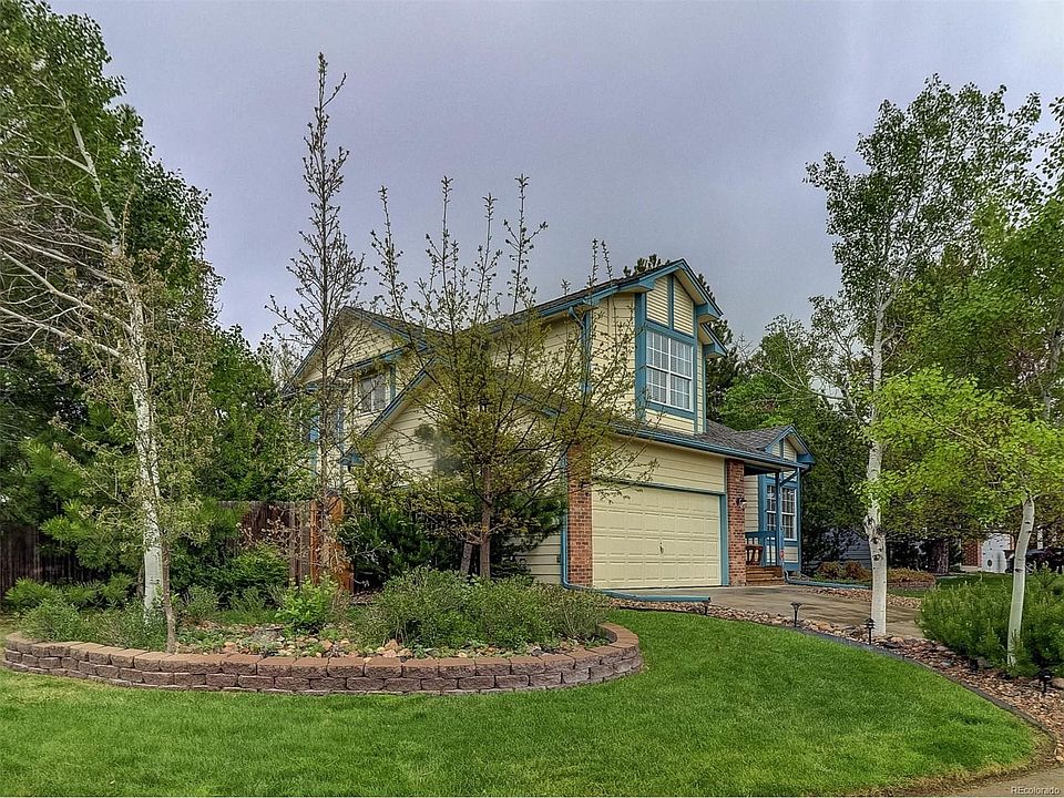 Corner lot with much privacy