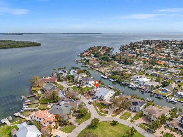 1936 Arrowhead Dr NE, Saint Petersburg, FL 33703