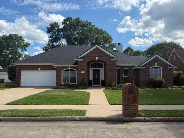 213 Regal Ln, Liberty, TX 77575