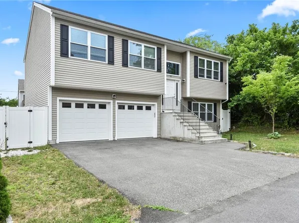 115 Earl Ave E, Riverside, RI 02915