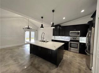 9350 NW 34th Ct, Fort Lauderdale, FL 33351