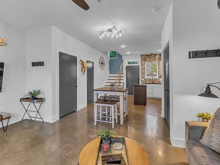 78 Evanston Ave — Photo 3