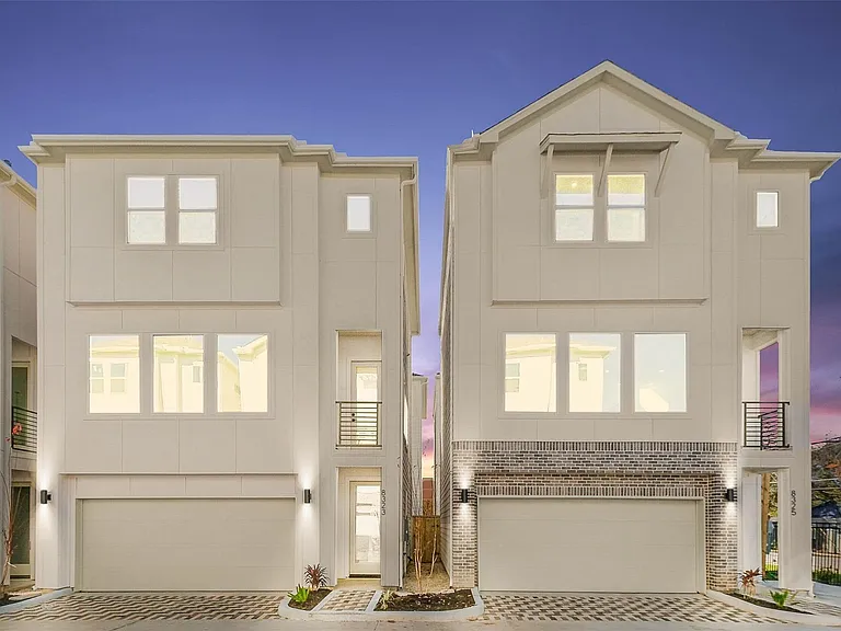 8323 Brecha Ln — Photo 1