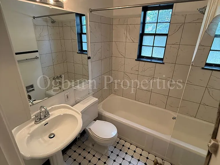 1306-1318 Glade St — Photo 10
