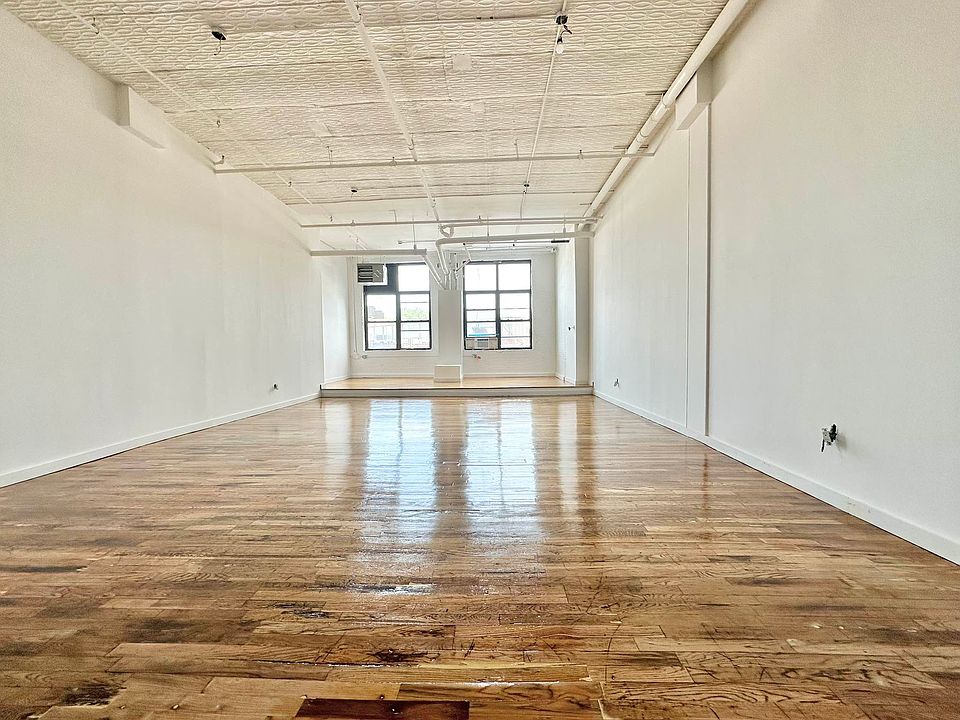 1st image of 255 McKibbin St #315