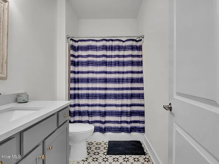 812 Edgerton Dr — Photo 19